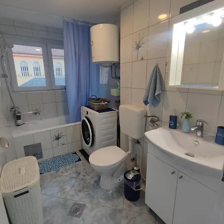 Dinkica Corner 3133 Centar Near National Theatre - Narodno Pozoriste *