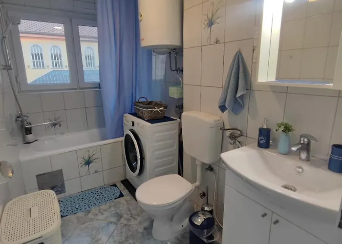 Dinkica Corner 3133 Centar Near National Theatre - Narodno Pozoriste *